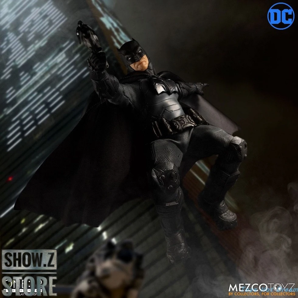 MEZCO Toyz DC Comics One:12 Collective Batman: Supreme Knight 7 MEZCO Toyz DC Comics One:12 Collective Batman: Supreme Knight - Image 7