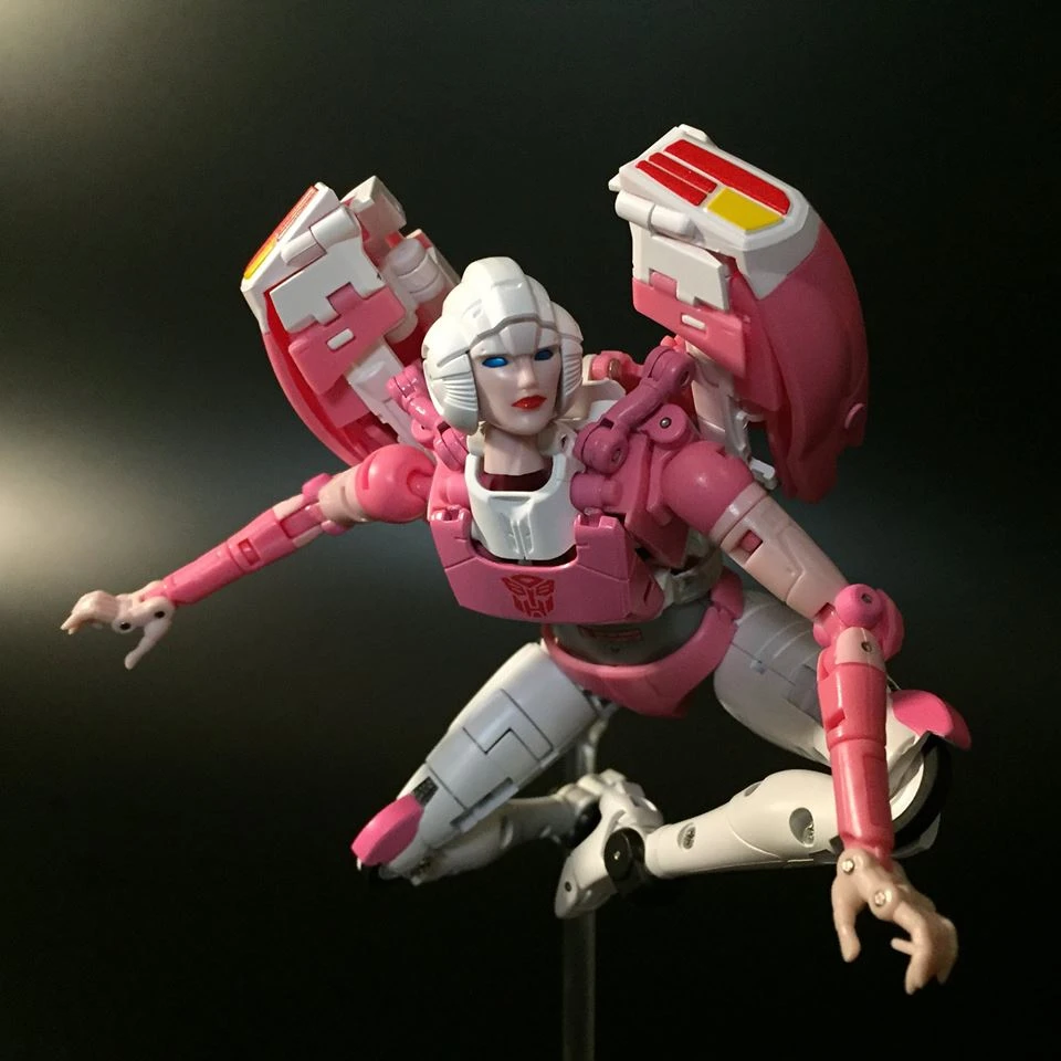 Fanstoys FT-24 Rouge Arcee 9 Fanstoys FT-24 Rouge Arcee - Image 9